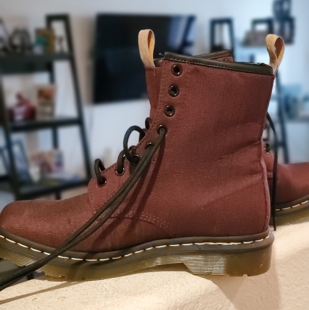 Dr Martens Shoreditch Vegan boots